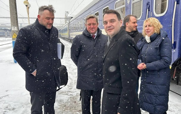 Глава МИД Чехии прибыл с визитом в Украину