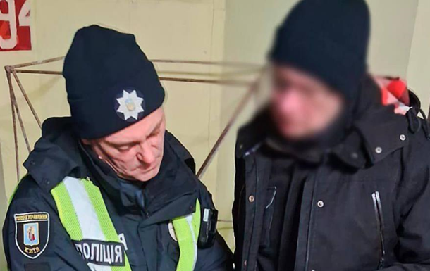Поліція склала протокол на охоронця паркінгу, який не пускав до укриття