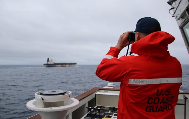 Серед екіпажу затриманого Штатами судна Bella-1 є українці - посол