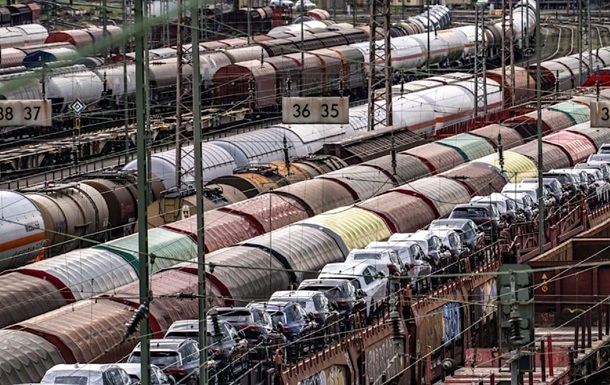 В Германии с рельсов сошел локомотив, полиция не исключает саботаж - СМИ