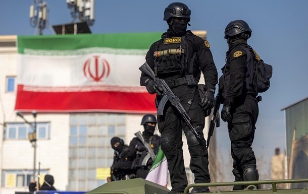 Крик о помощи: будут ли США бомбить режим аятолл в Иране