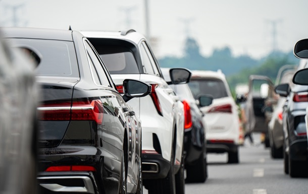 В Китае продажи новых автомобилей выросли до рекордного уровня