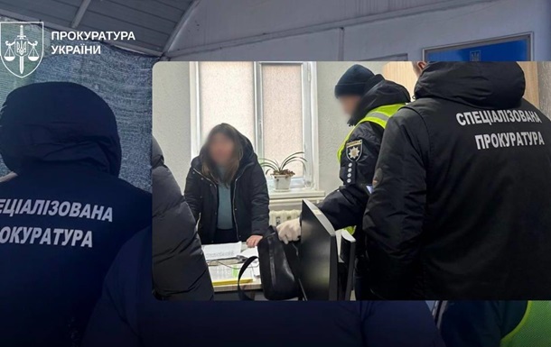 На Винничине чиновница ТЦК требовала деньги у матери погибшего военного