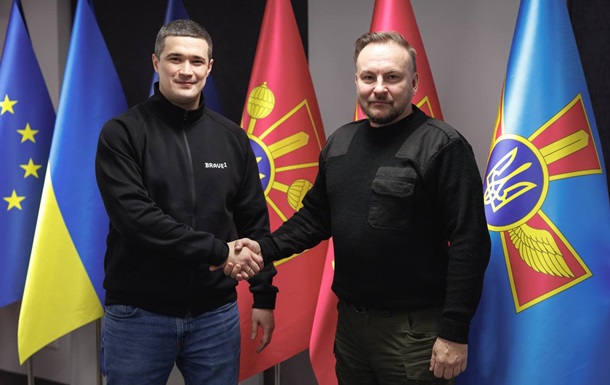  Флеш  стал советником министра обороны