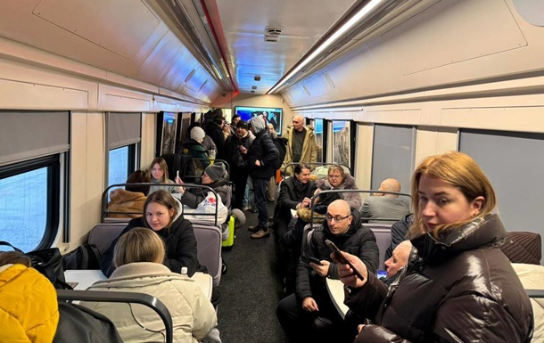 Укрзалізния відкрила перший  пункт незламності  за кордоном