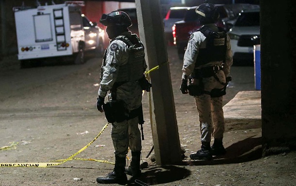 В Мексике неизвестные на футбольном стадионе расстреляли 11 человек