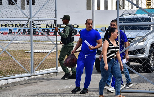 Венесуэла освободила более 100 политических заключённых