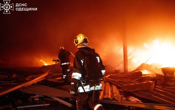 Удар дронов по Одессе: появились фото последствий