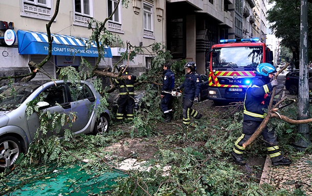 В Португалии в результате шторма Кристин погибли пятеро человек