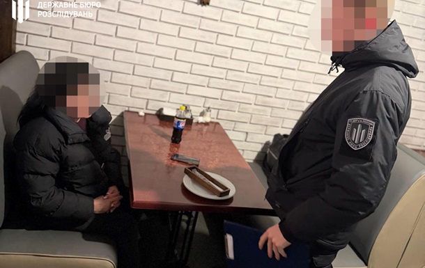 Вимагала $21 тис. у військового: затримано керівницю Центру пробації