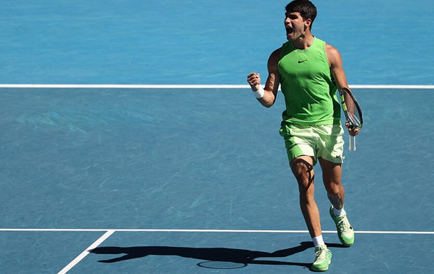 Алькарас стал финалистом AО после победы над Зверевым