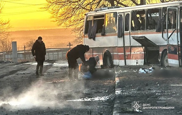 РФ атаковала автобус с шахтерами: 12 погибших