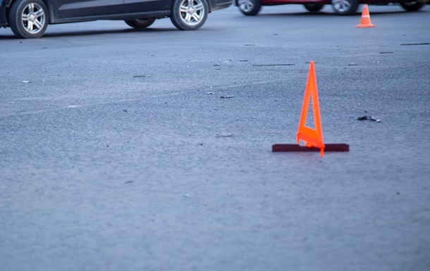 Збив пішохода та втік за кордон: правоохоронцю оголосили підозру