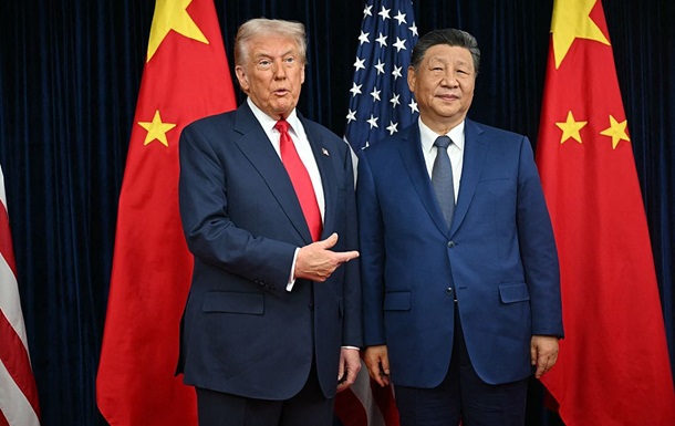 Трамп провів розмову з Сі Цзіньпіном