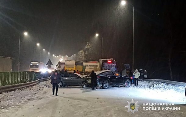 В Украине за сутки произошло более тысячи ДТП