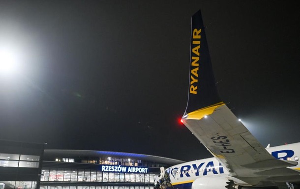 Атака РФ на Украину: Польша закрыла два аэропорта