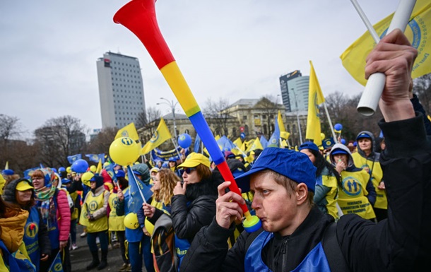 В Румынии более 1500 мэрий объявили страйк из-за правительственной реформы