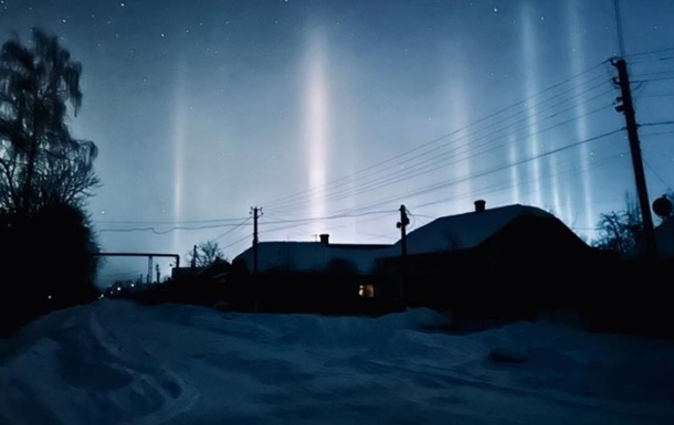 В небе над Тернопольщиной зафиксировали  световые столбы 