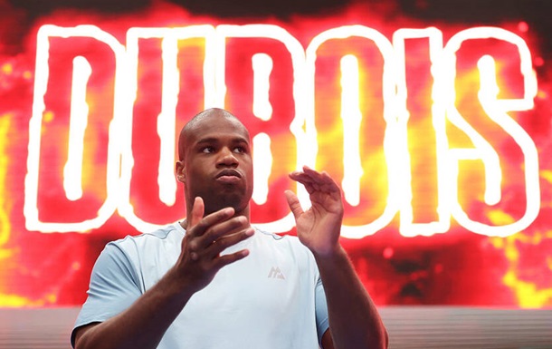 Перед боєм із Вордлі Дюбуа оголосив про зміну тренера