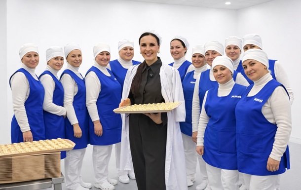 Зірка ліпить пельмені: як Міла Нітіч побувала на виробництві MAKEY у Кривому Розі