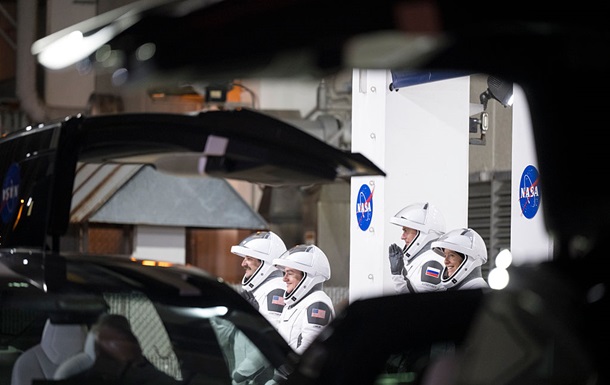 Falcon 9 доправив чотирьох астронавтів на МКС