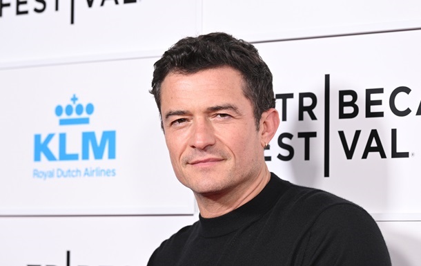 Орландо Блум после разрыва с Кэти Перри появился с новой спутницей