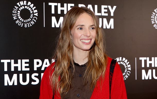 Мая Гоук вийшла заміж у День закоханих: камерне весілля в Нью-Йорку