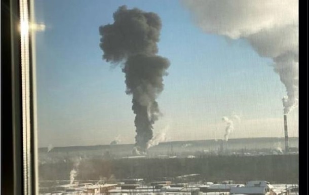 Ціни на бензин в Росії підскочили після нових ударів по НПЗ - ЗМІ