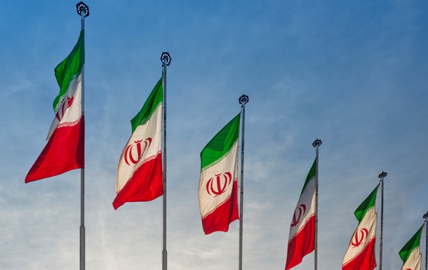 Іран перекриє частину Ормузької протоки через навчання КВІР