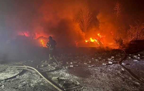 В Лозовой обстрелом повреждена котельная, тысячи людей без тепла и воды
