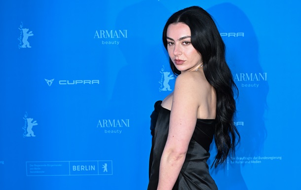 Charli XCX выразила поддержку Украине