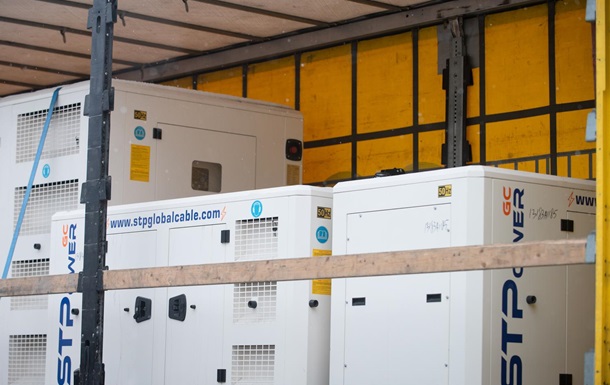 Украина получила от Азербайджана 11 генераторов