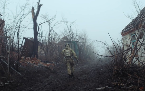 U2 представили фильм на песню Yours Eternally с бойцами Хартии