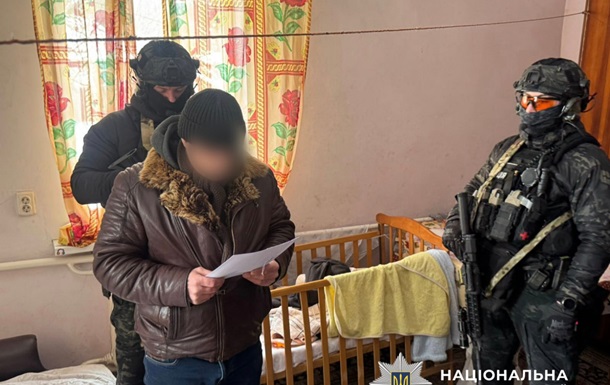 На Київщині затримали торговців трофейною зброєю