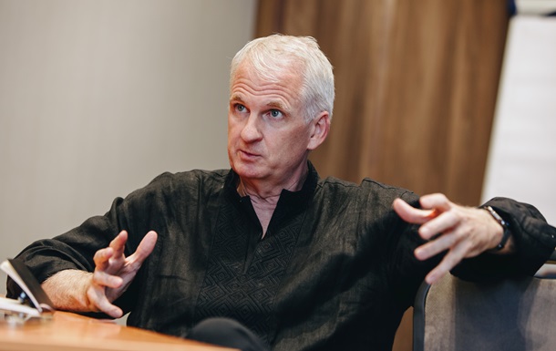 Тимоти Снайдер призвал мир прекратить финансирование войны России