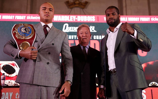 Уордли выставил Дюбуа кулак, а тот спасовал