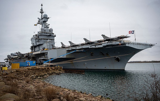 Российский дрон кружил над французским авианосцем в Швеции - СМИ