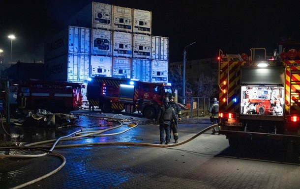 РФ нанесла удар по Одессчине: повреждены портовые резервуары, есть раненые