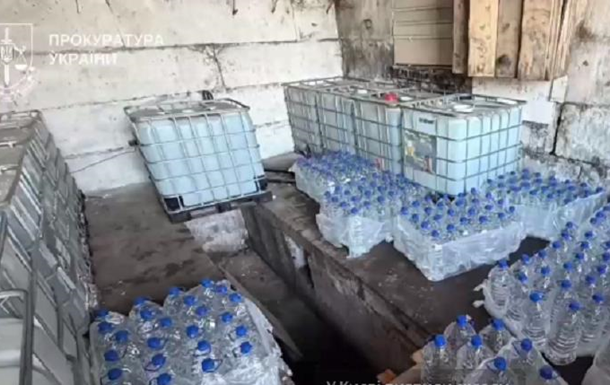В Киеве обнаружены склады с 50 тоннами нелегальной спиртовой смеси