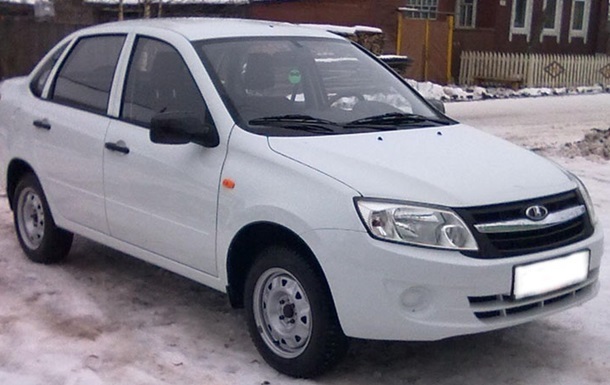 Российский авторынок обвалился до 20-летнего минимума