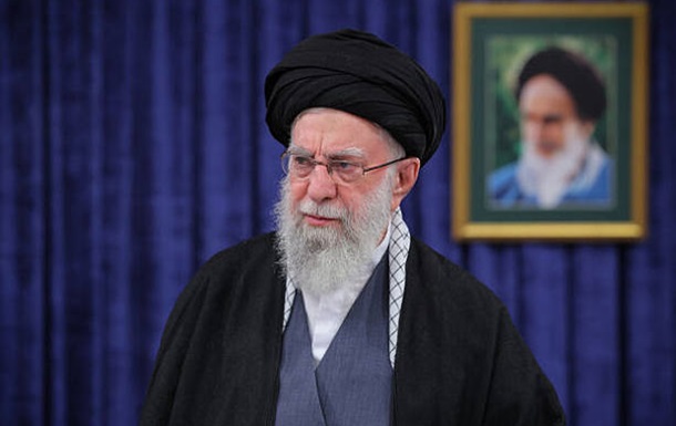 Иран официально объявил о смерти Хаменеи