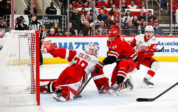 НХЛ: успіх Кароліни та Колорадо, фіаско Детройта