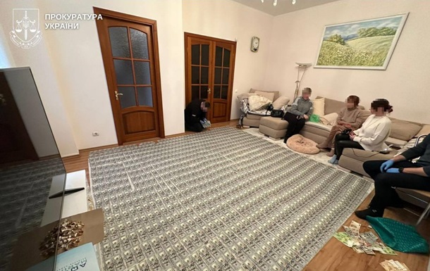 Ковер из долларов: в Виннице врачи торговали фиктивной инвалидностью