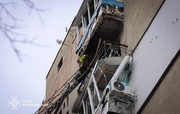 Росіяни вдарили по дев’ятиповерхівці у Харкові