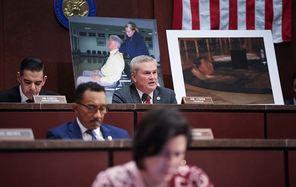 Клинтон рассказал о девушках, сопровождающих Эпштейна во время полетов