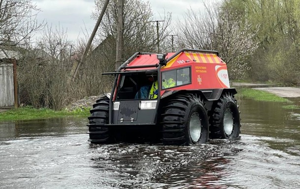 В Україні через дощі та відлигу почалися повені