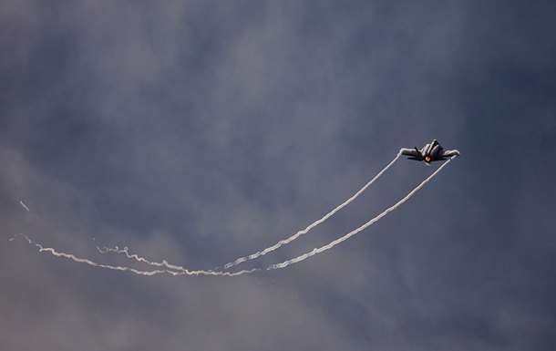 США и Канада поднимали истребители из-за военных самолетов РФ у Аляски