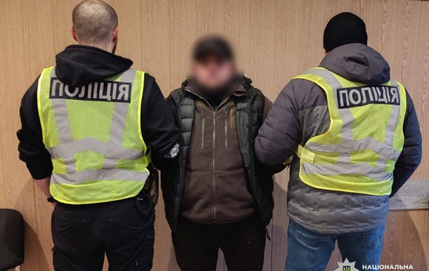 В Киеве иностранец устроил танцы на мемориале памяти на Майдане