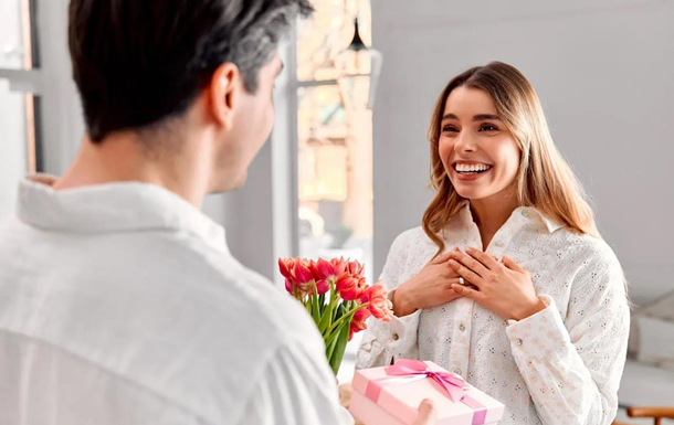 Як світ відзначає 8 березня від Парижа до Ханоя