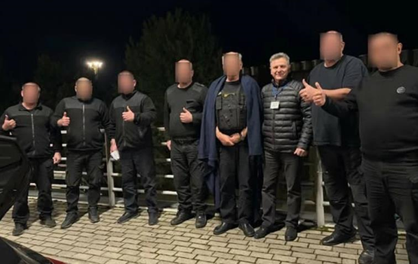 В Украину вернули инкассаторов, задержанных в Венгрии 